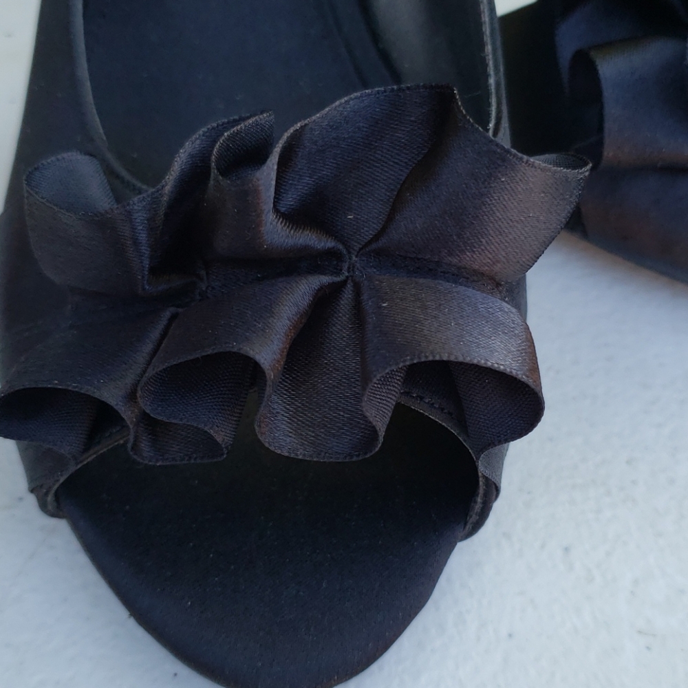 Shoes - Picture 3 of 6